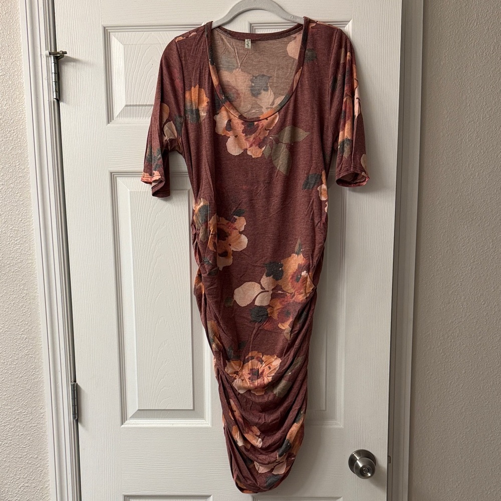 Mother Bee Maternity Ruched Bodycon Mini Dress Floral in Burgundy and Peach